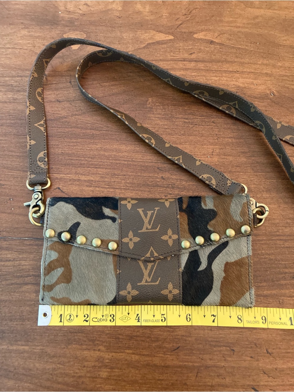 Keep it Gypsy Camouflage Crossbody. - Picture 4 of 7